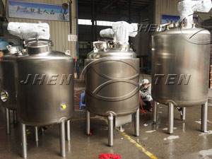 Stainless deployment of tanks