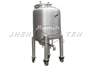 Stainless steel portable tanks